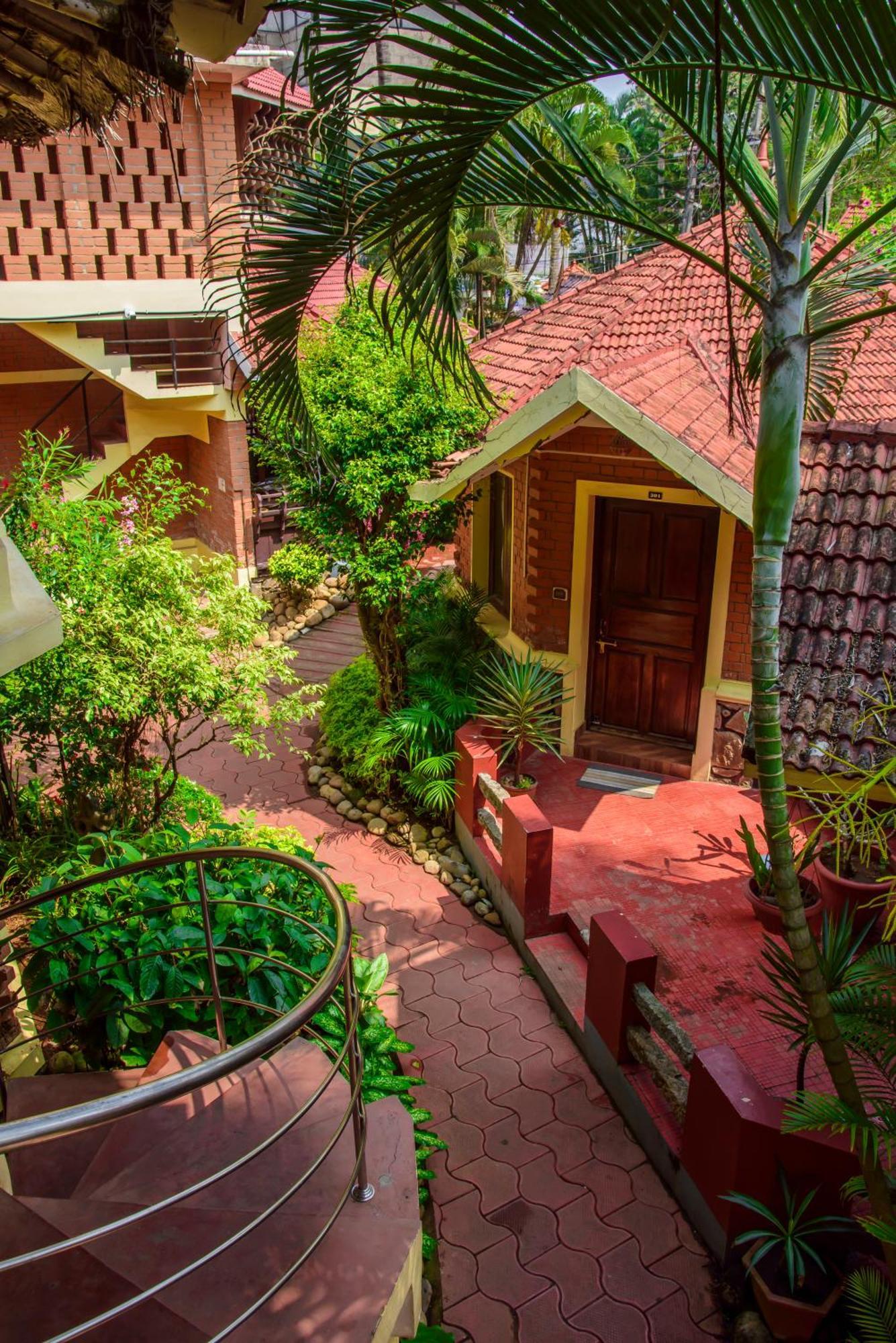 Krishnatheeram Ayur Holy Beach Resorts Varkala Exterior foto